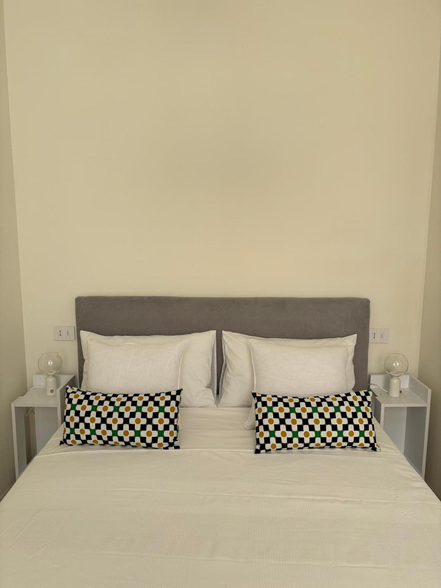 Alora Boutique Suites Lecce Exteriör bild