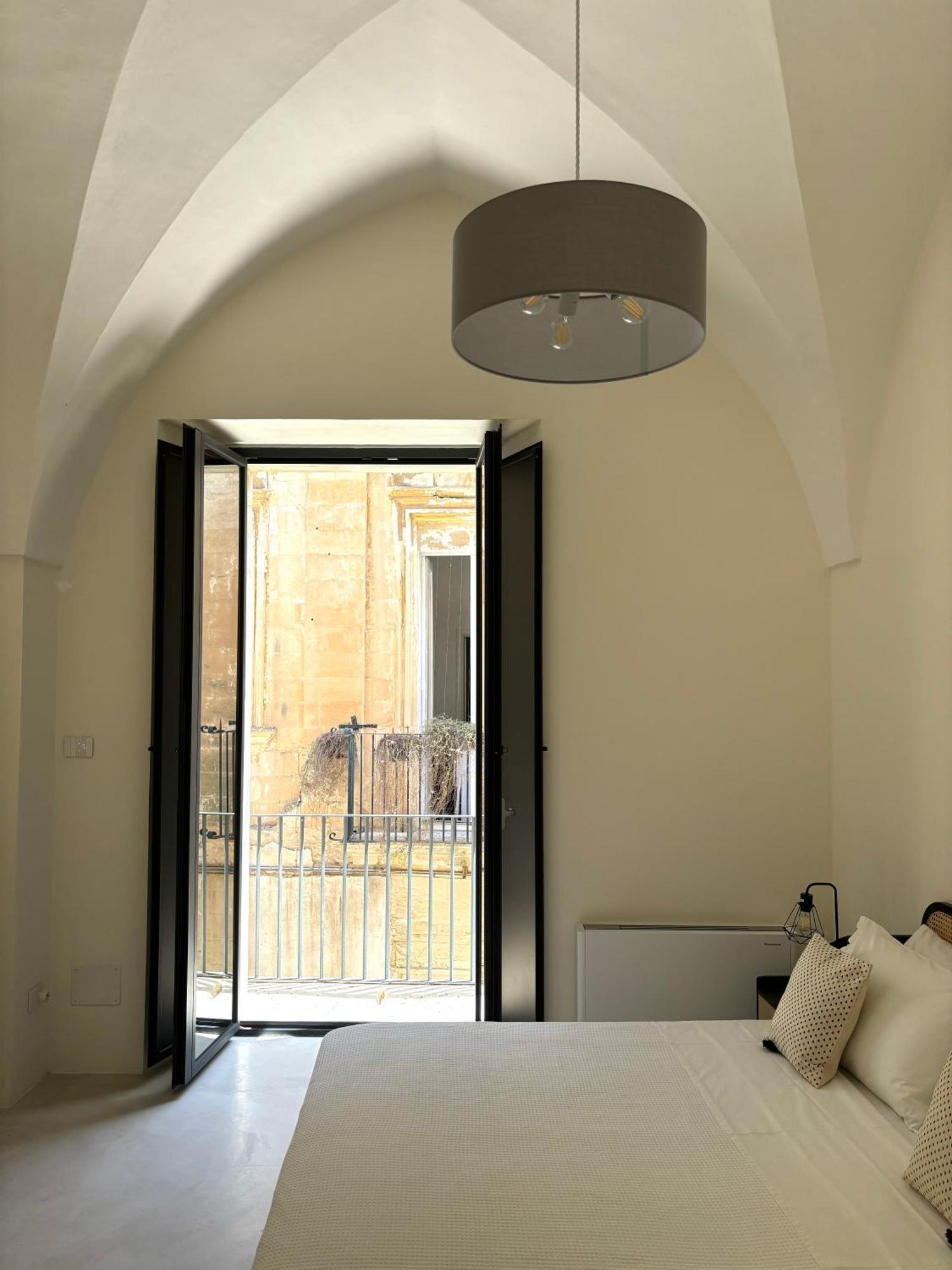 Alora Boutique Suites Lecce Exteriör bild