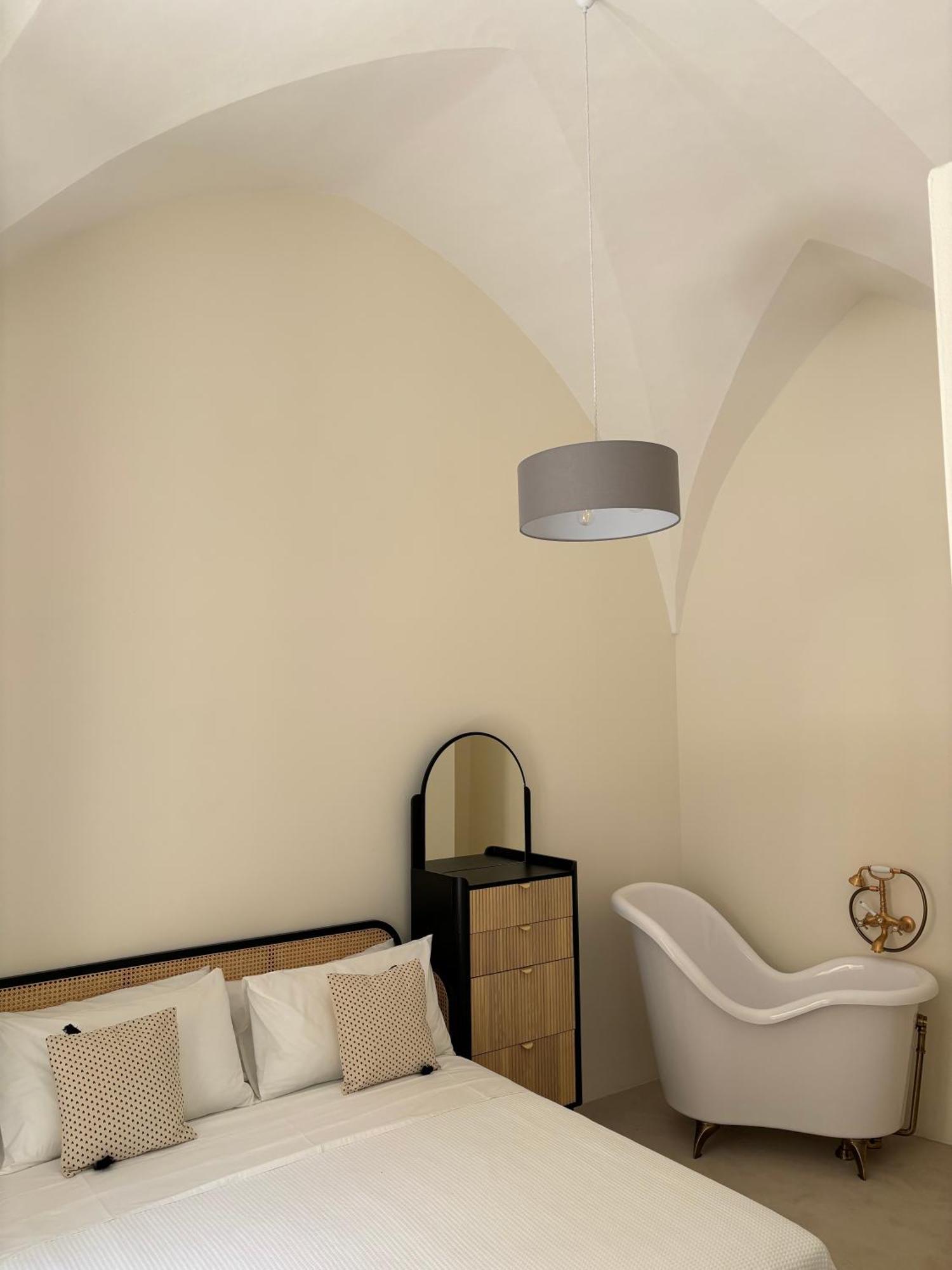 Alora Boutique Suites Lecce Exteriör bild